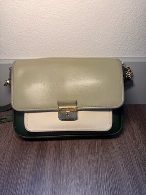 Michael Kors Crossbody Bag